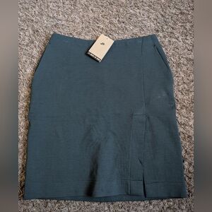 NWT Nike Slim Fit Knee Length Cotton Blend Athletic Skirt Women's M